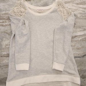 Sweatshirt with lace embellishment